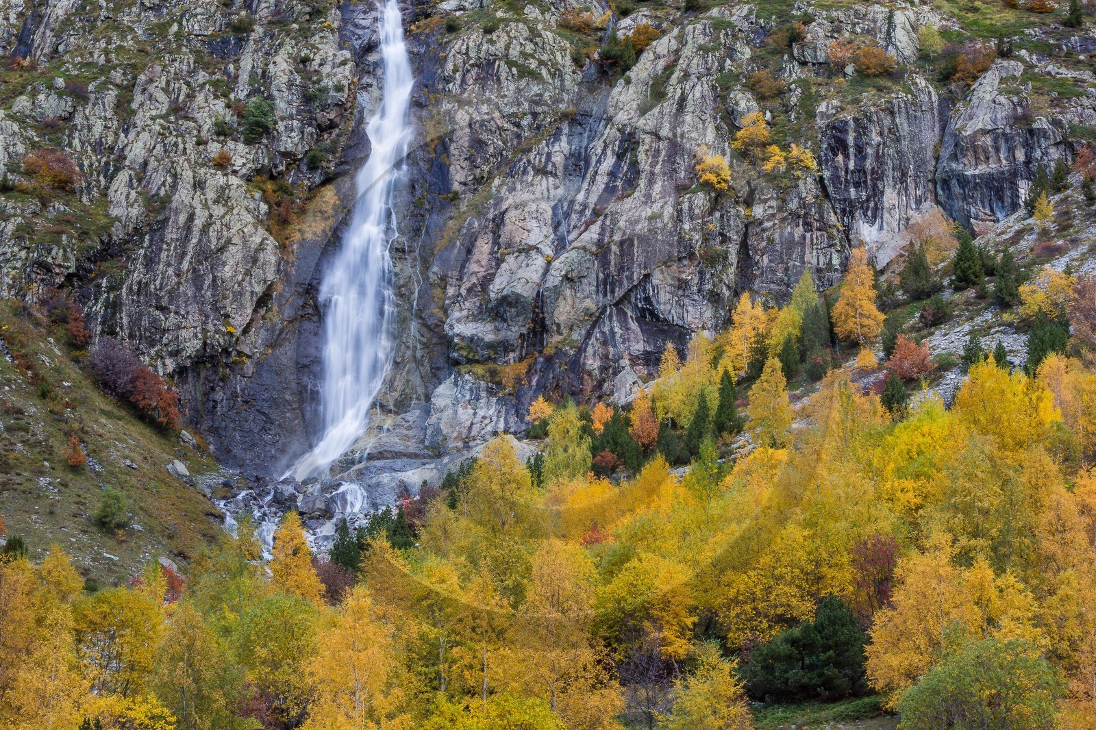 Vallée de la Bonne,  Le Désert, cascade de la Pisse