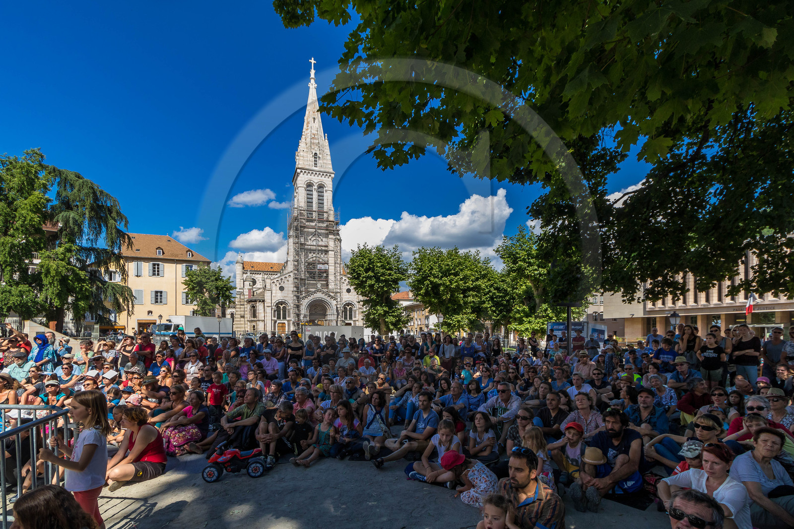 Festival Arts De Rue, Tous dehors (enfin) ! Block, Cie NoFit State Circus & Motion House - cirque & danse Festival Arts De Rue, Tous dehors (enfin) ! Block, Cie NoFit State Circus & Motion House - cirque & danse