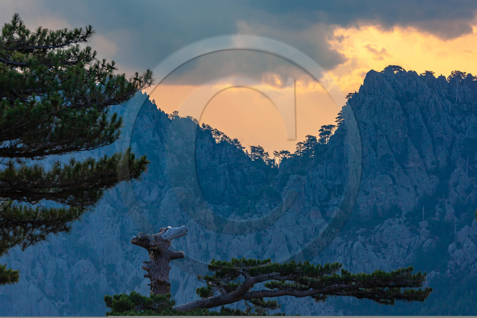 Les Aiguilles de Bavella (forchi di Bavedda ) Les Aiguilles de Bavella (forchi di Bavedda )