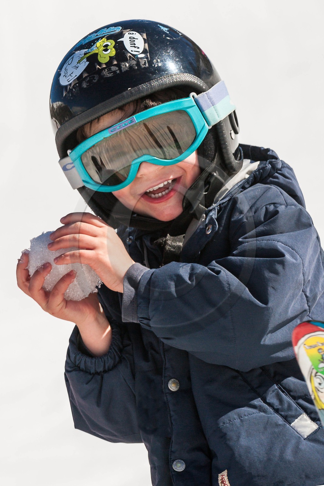 Jeux d'enfant famille à la neige Jeux d'enfant famille à la neige