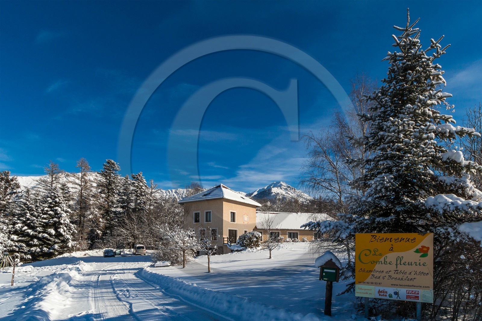 Saint-Bonnet-en-Champsaur, Chambres et table d'hôtes La Combe Fleurie Saint-Bonnet-en-Champsaur, Chambres et table d'hôtes La Combe Fleurie