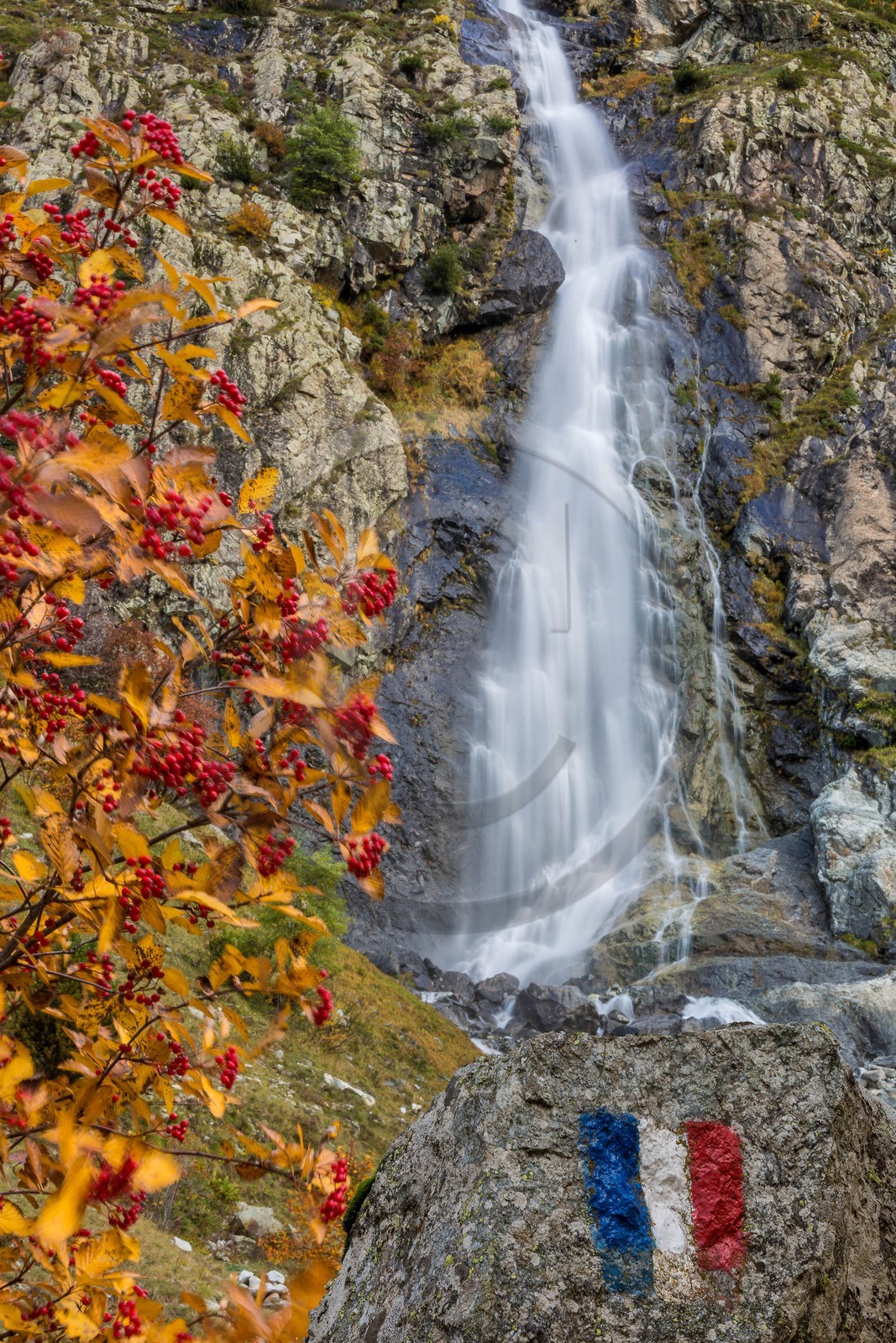 Vallée de la Bonne,  Le Désert, cascade de la Pisse