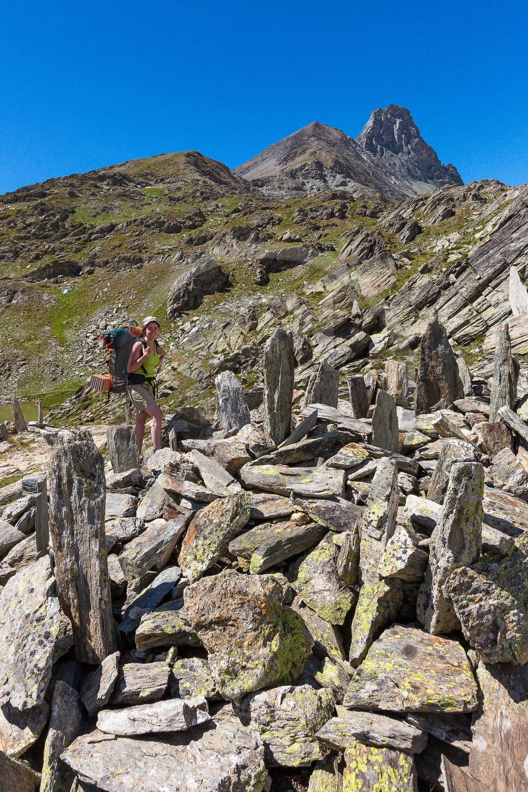 Cairns au col du Longet et la Tête des Toillies Cairns au col du Longet et la Tête des Toillies