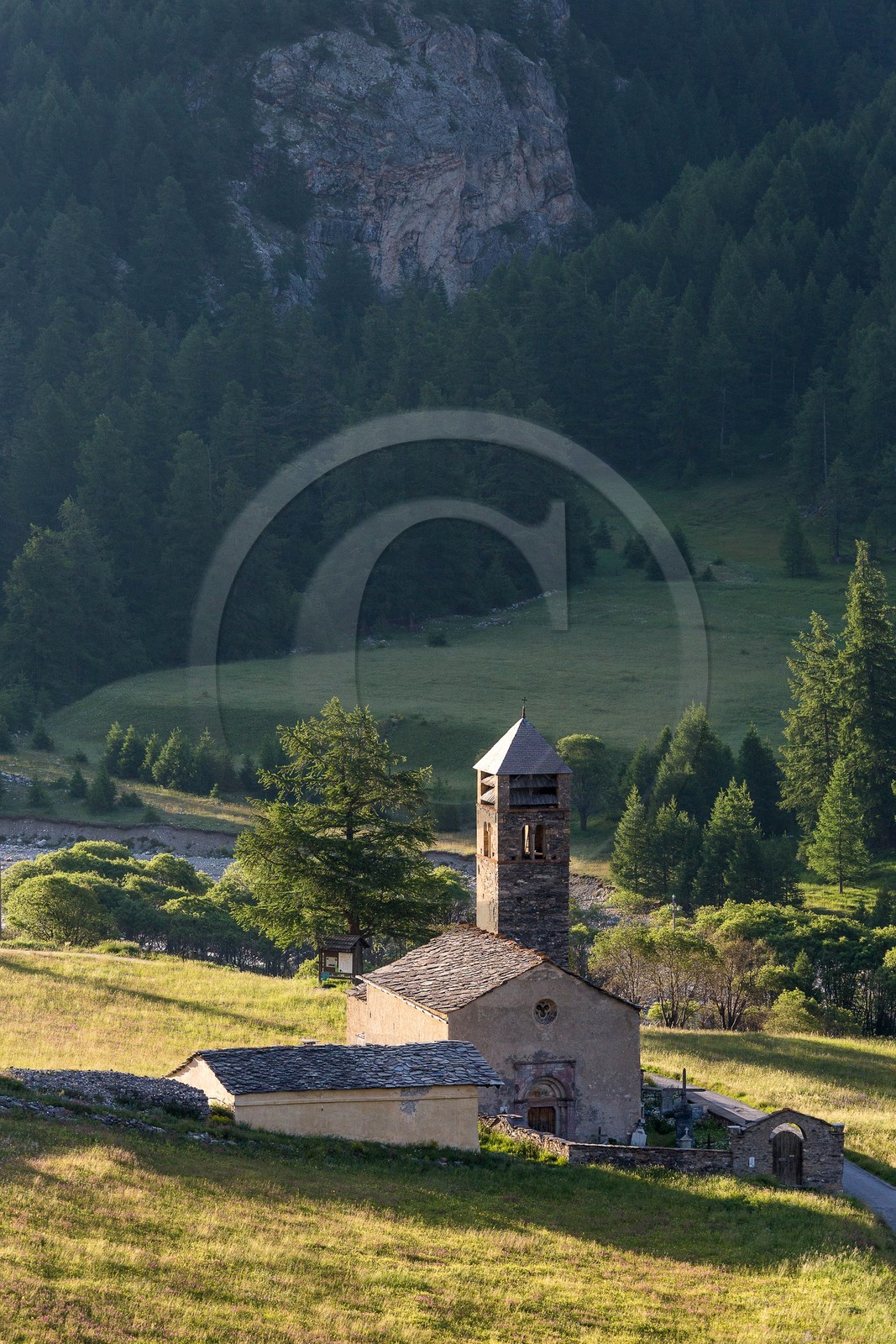 Saint-Paul-sur-Ubaye, Église Saint-Antoine-du-Désert de Maurin