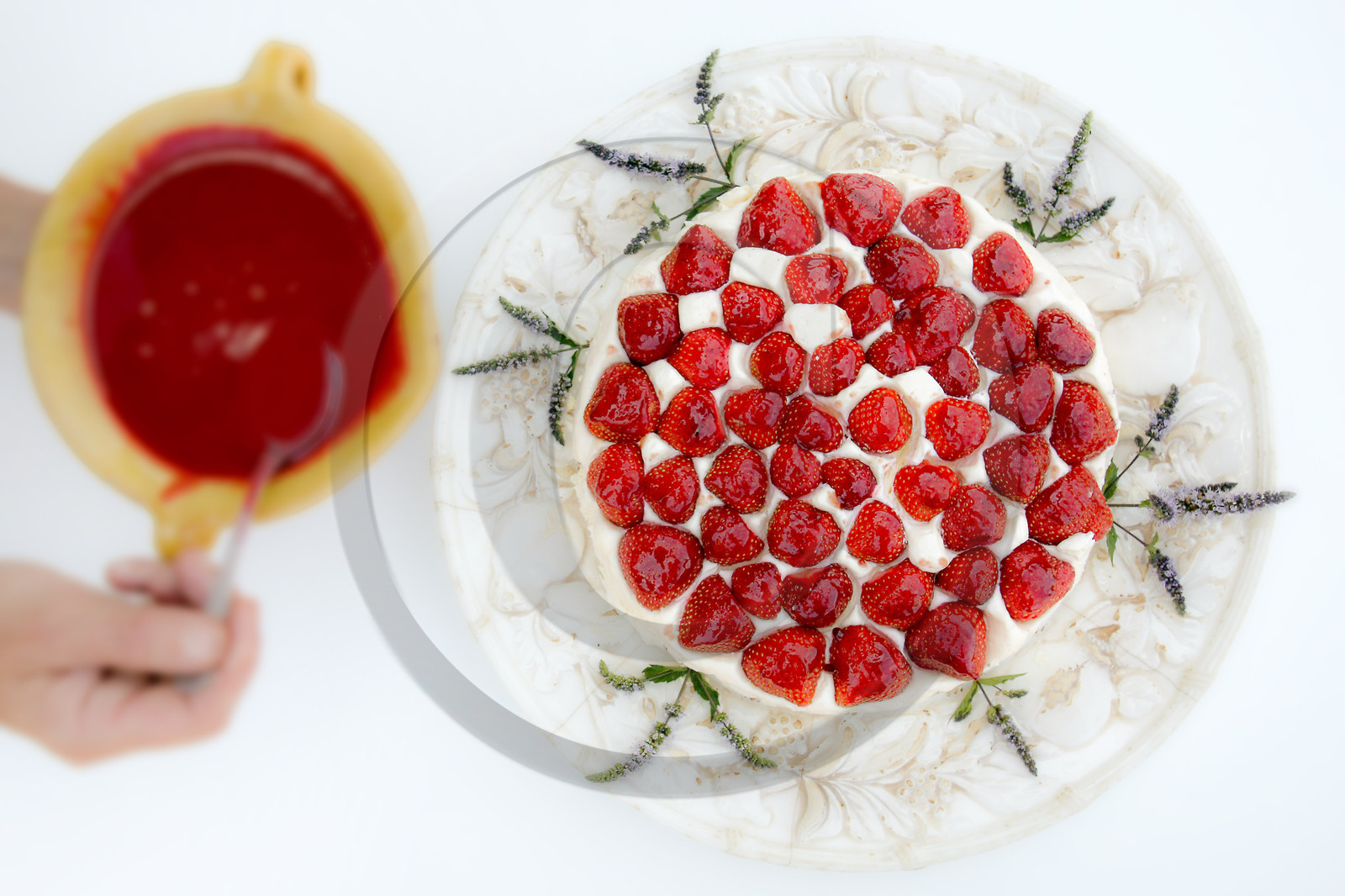 Auberge du Moulin, charlotte aux fraises