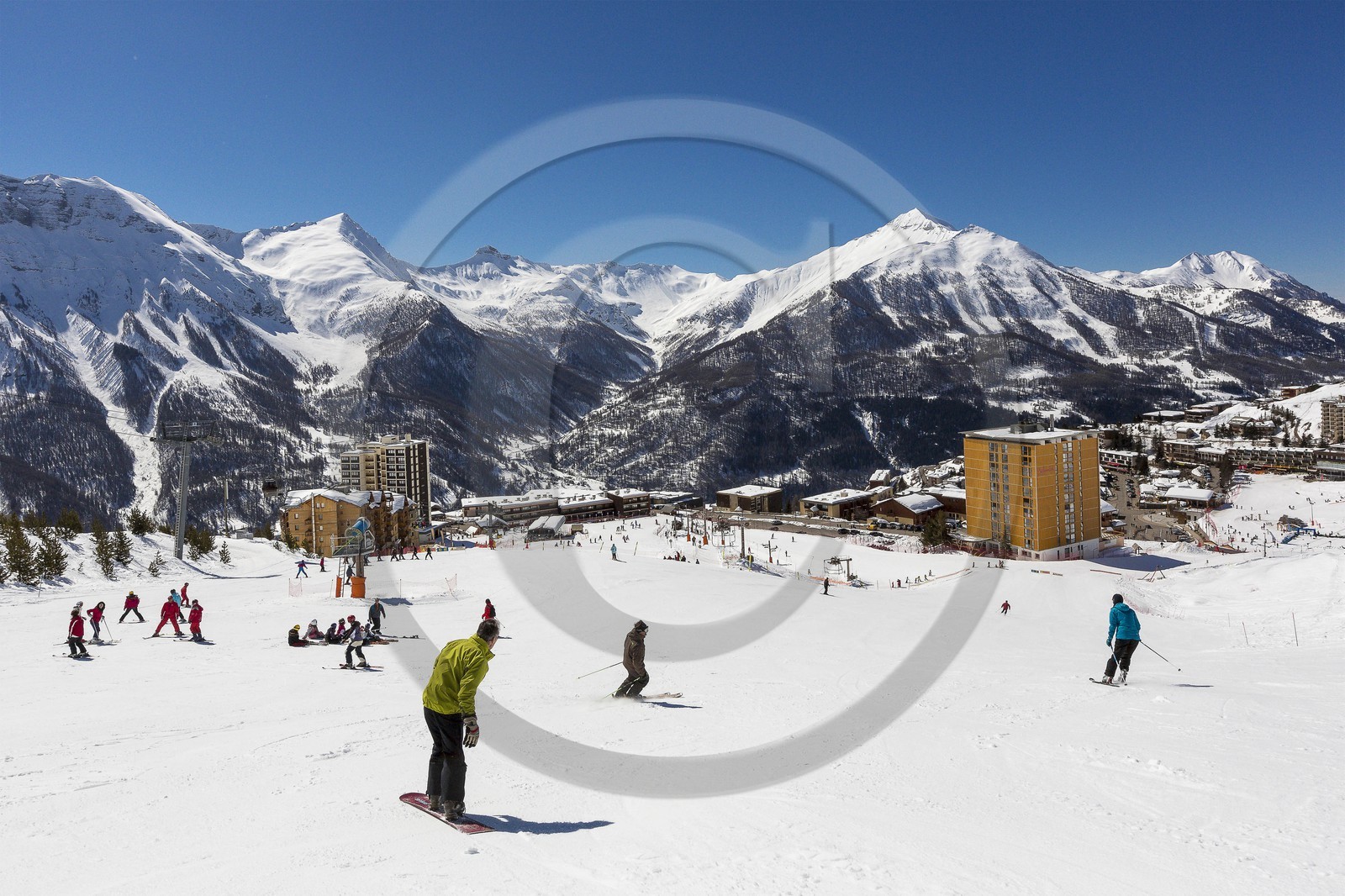 Station de ski d'Orcières 1850, ski et snowboard sur pistes Station de ski d'Orcières 1850, ski et snowboard sur pistes