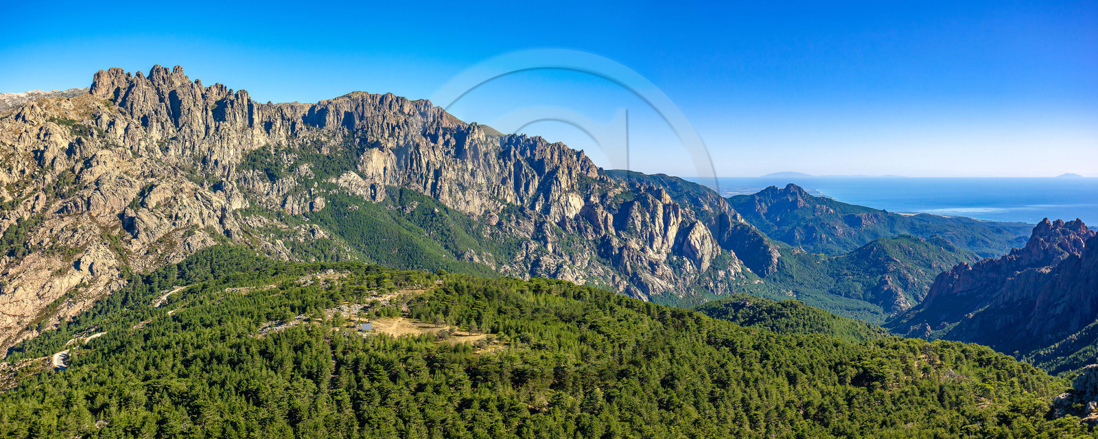 Les Aiguilles de Bavella (forchi di Bavedda ) Les Aiguilles de Bavella (forchi di Bavedda )