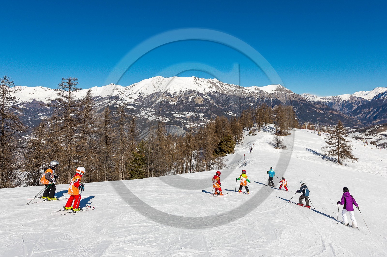 La station de ski Sauze Super-Sauze est une station village située entre 1400 et 2400 m La station de ski Sauze Super-Sauze est une station village située entre 1400 et 2400 m