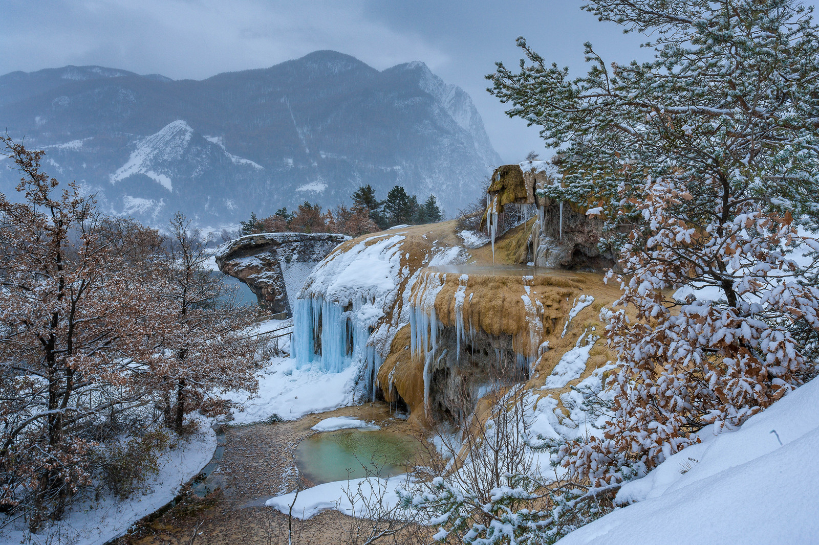 Réotier, fontaine pétrifiante