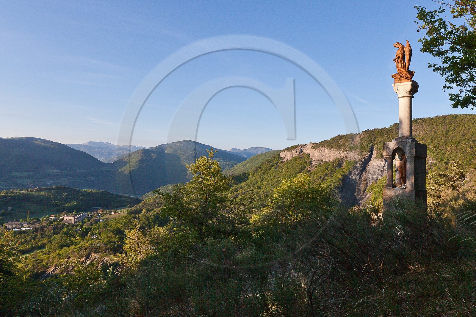 L'oratoire de l'ange est l'endroit où Benoîte a été transportée par l'ange, col de l'Ange