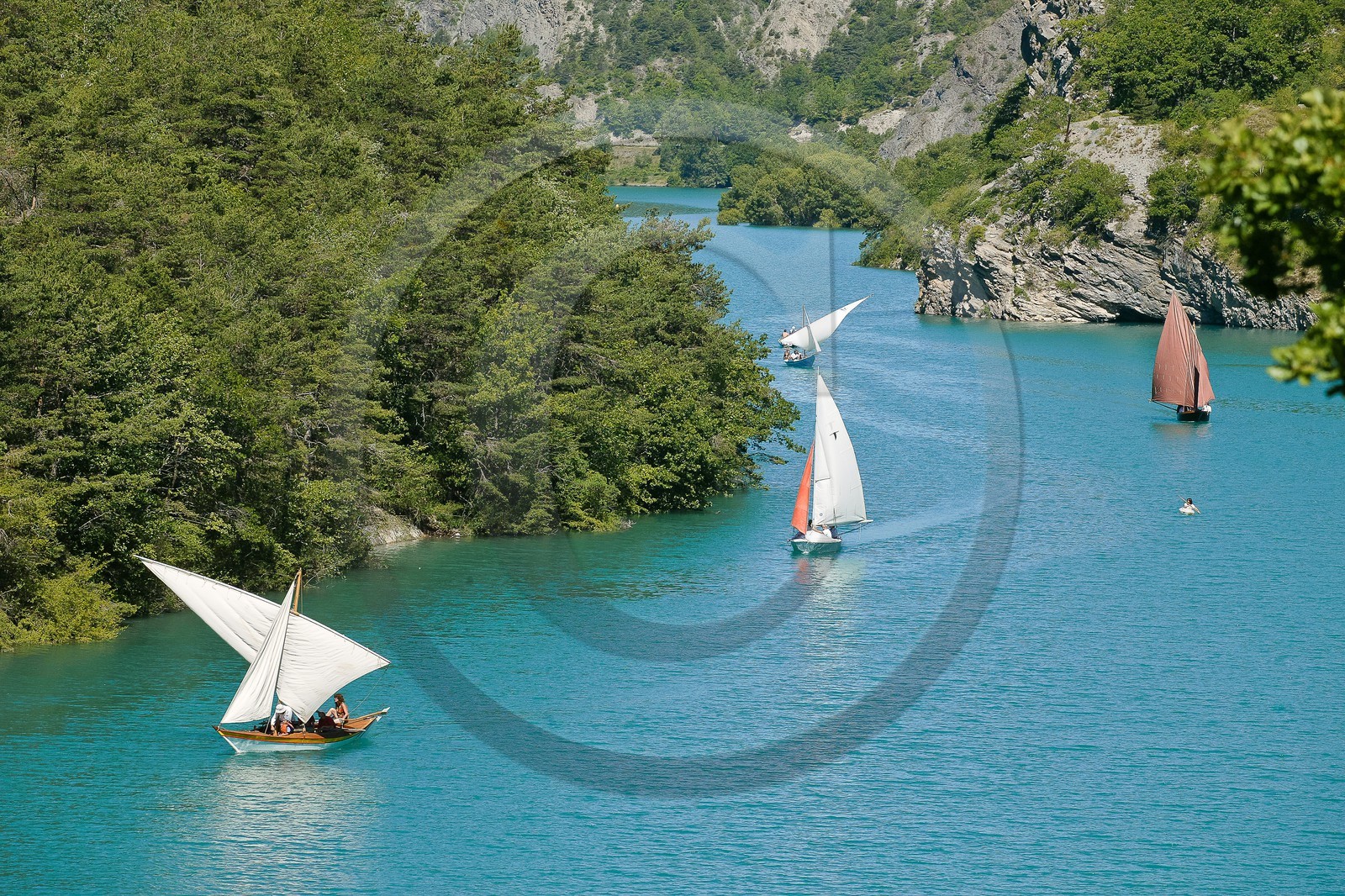 Lac de Serre-Ponçon, Rassemblement Vieux Gréements sur le Lac de Serre-Ponçon, , Rencontre de Voiles traditionnelles Lac de Serre-Ponçon, Rassemblement Vieux Gréements sur le Lac de Serre-Ponçon, , Rencontre de Voiles traditionnelles